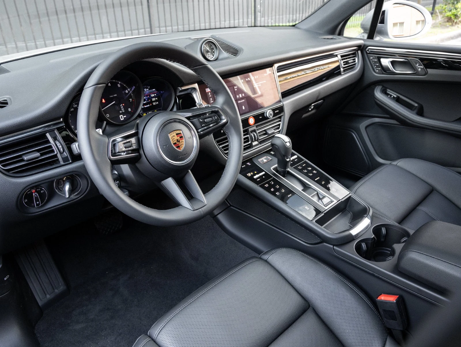 2026 Porsche Macan (95B), 4/20
