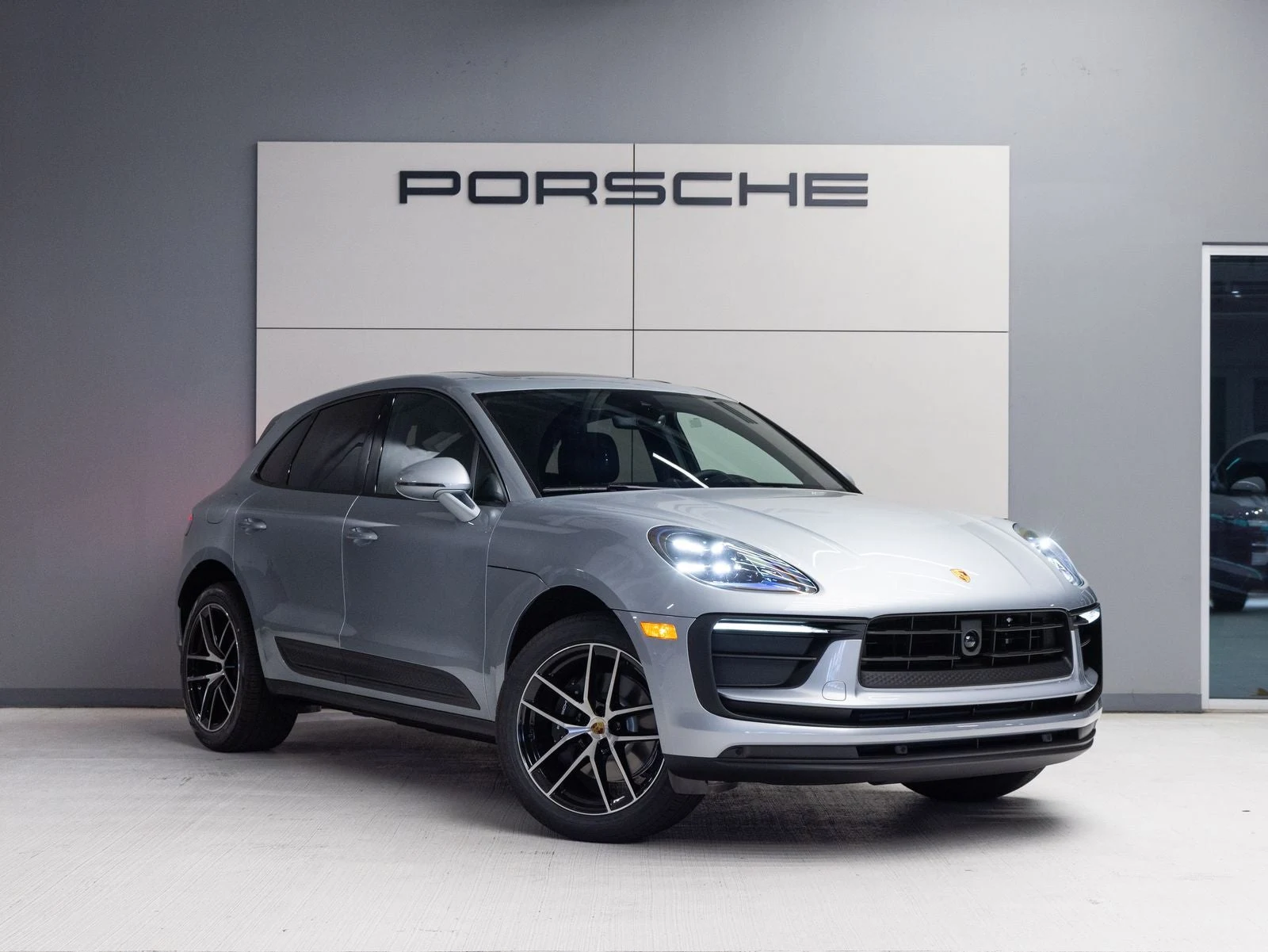2026 Porsche Macan (95B), 9/20