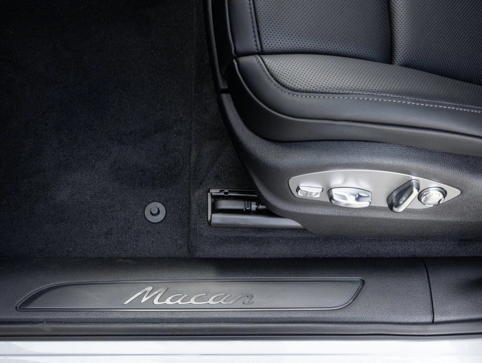 2026 Porsche Macan (95B), 20/20