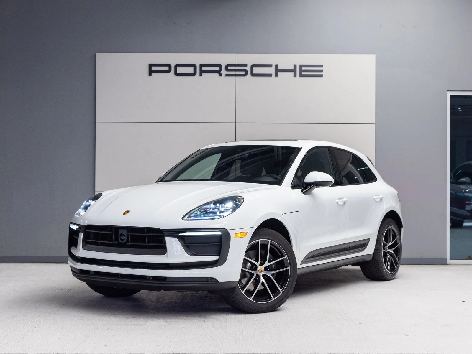 Porsche Macan (95B) · white · Indigo Auto Group