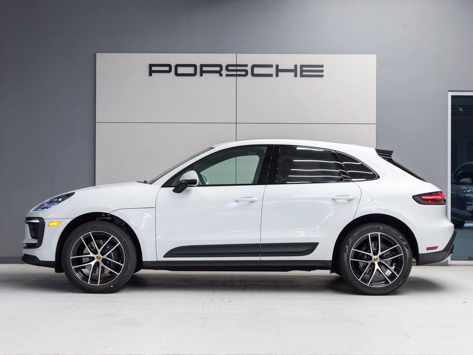 2026 Porsche Macan (95B), 2/20