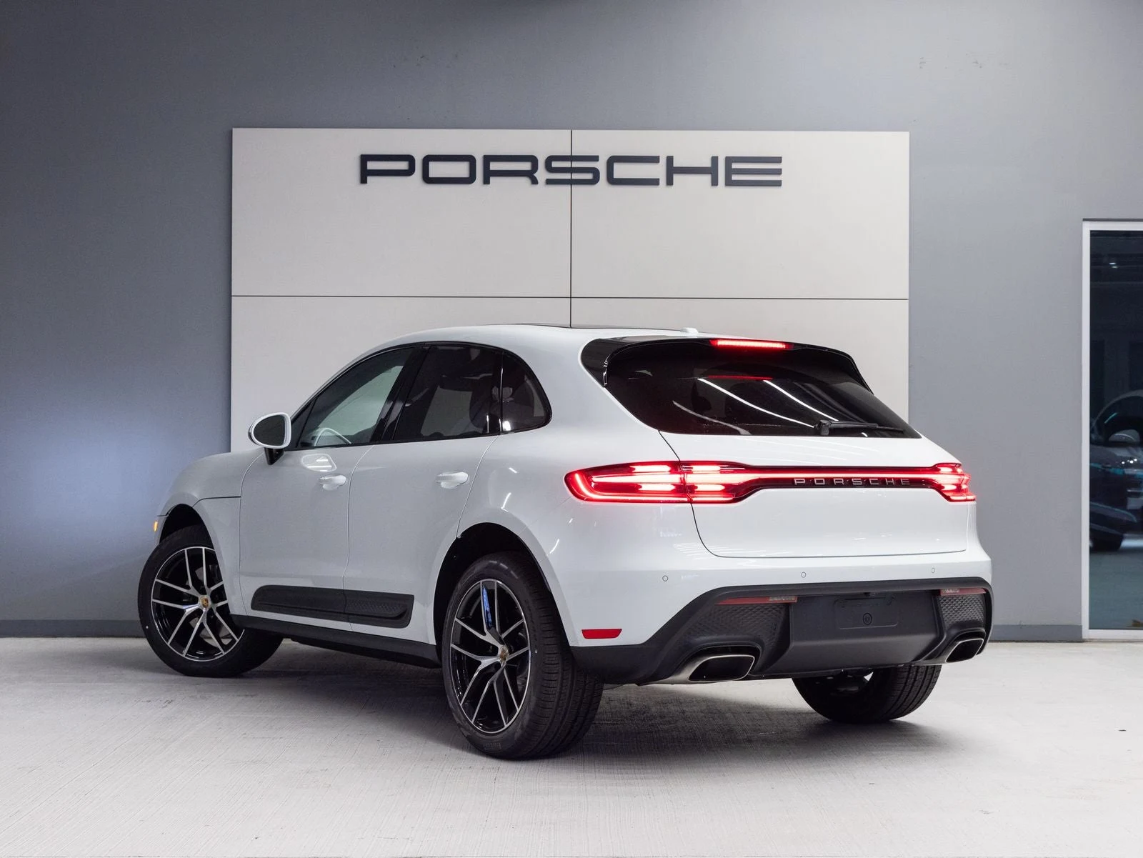 2026 Porsche Macan (95B), 3/20