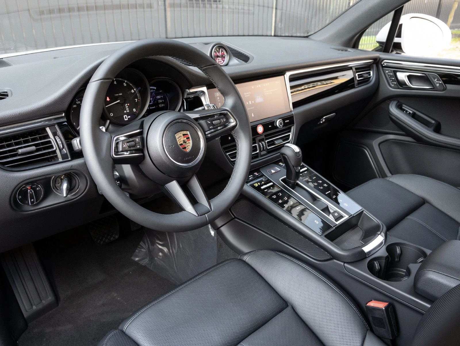 2026 Porsche Macan (95B), 4/20