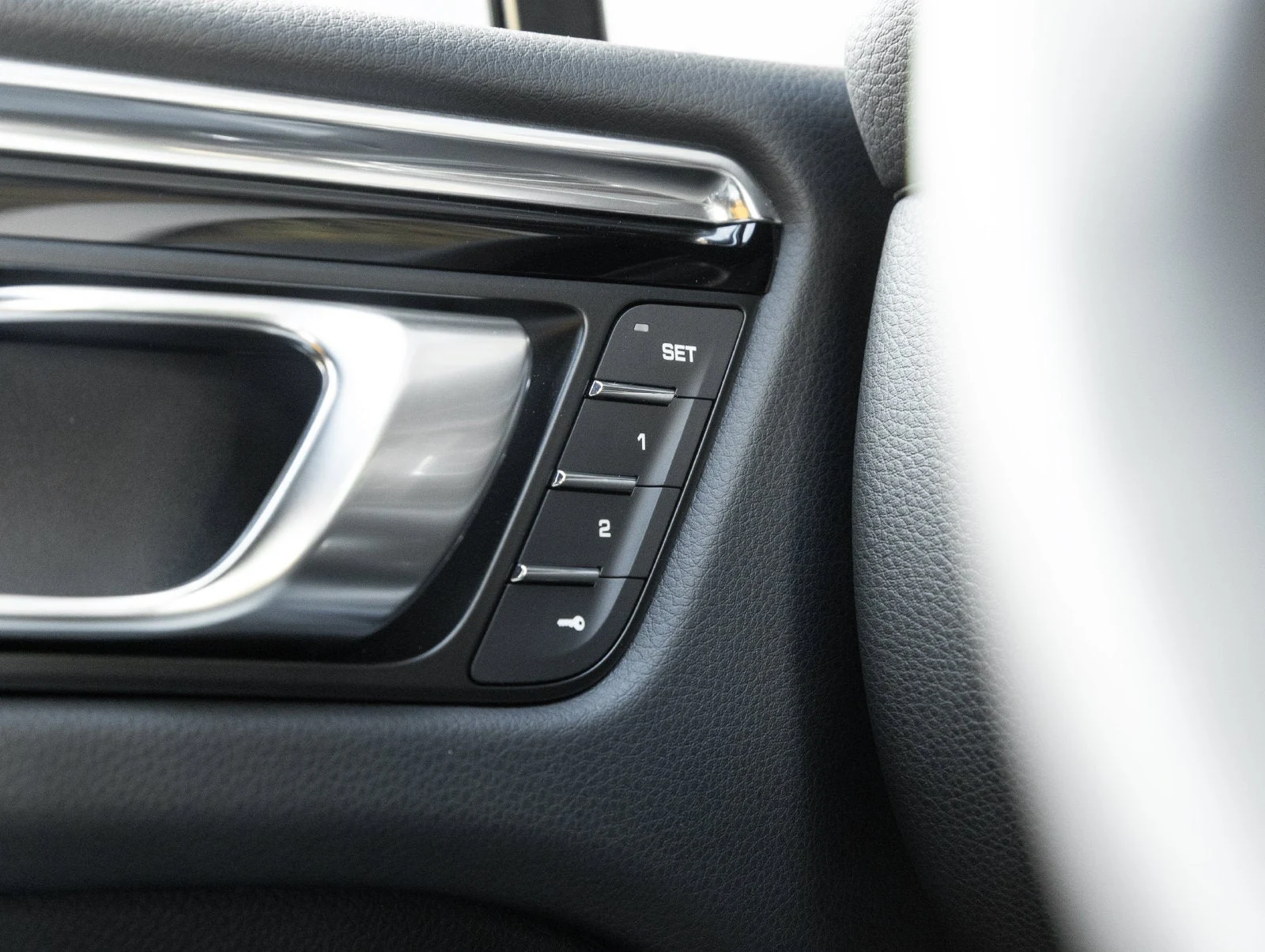 2026 Porsche Macan (95B), 18/20