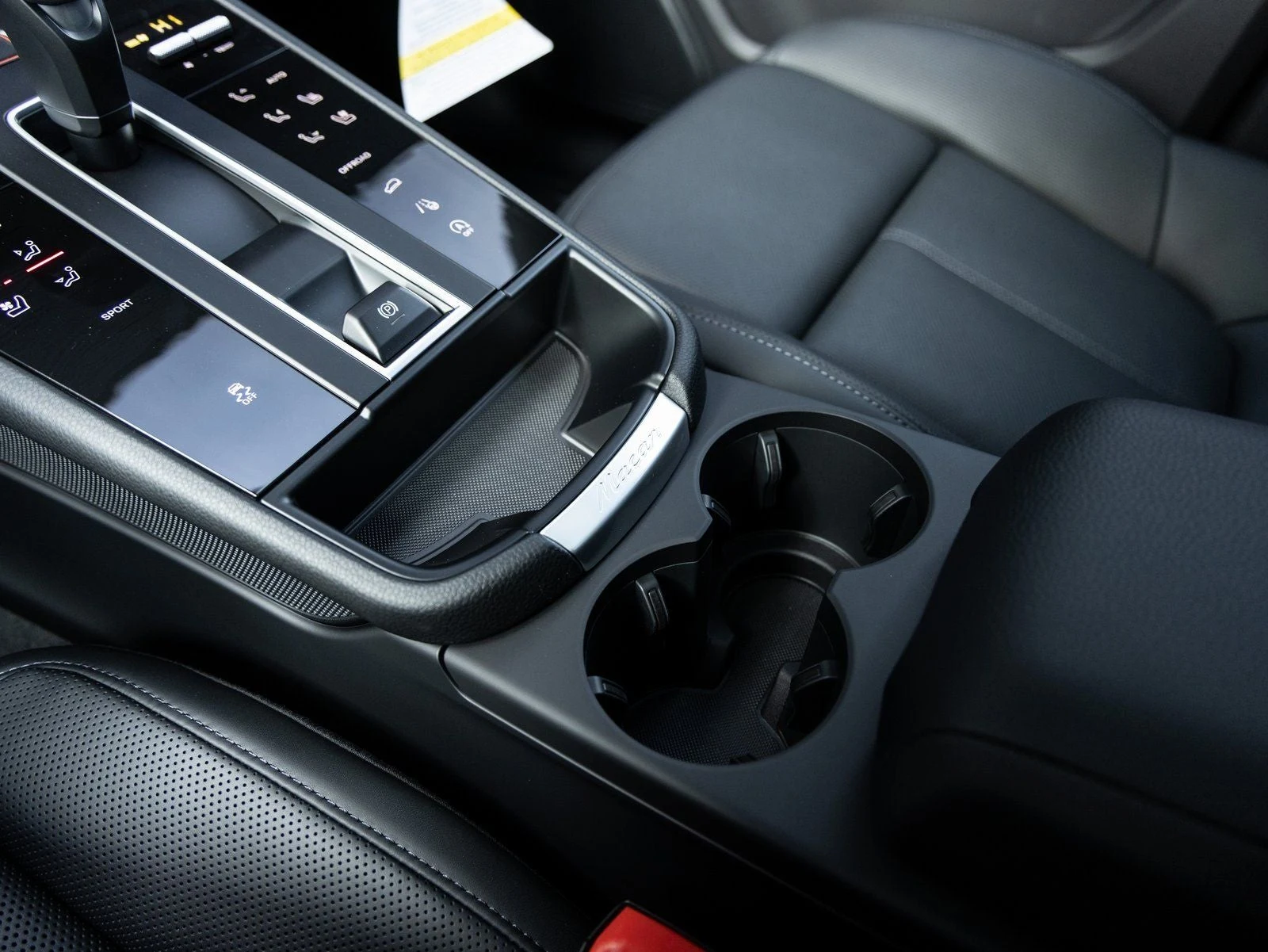 2026 Porsche Macan (95B), 18/20