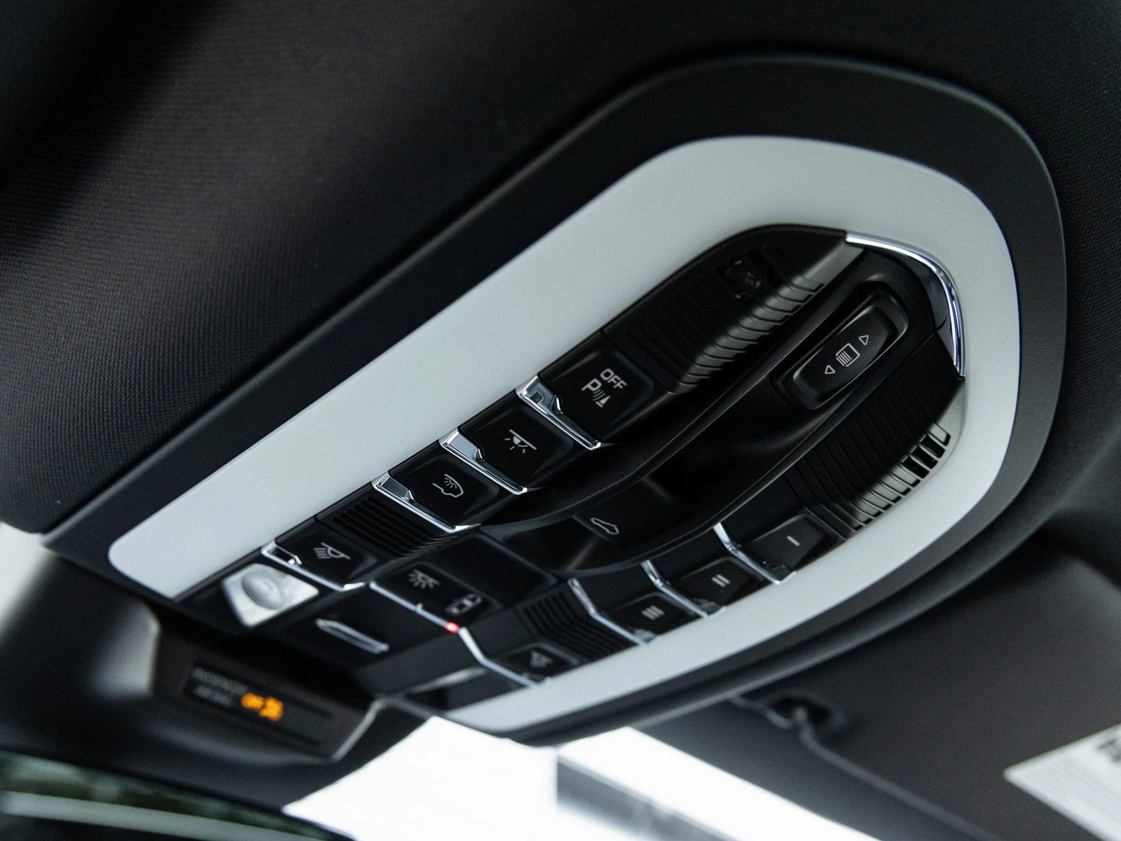 2026 Porsche Macan (95B), 19/20