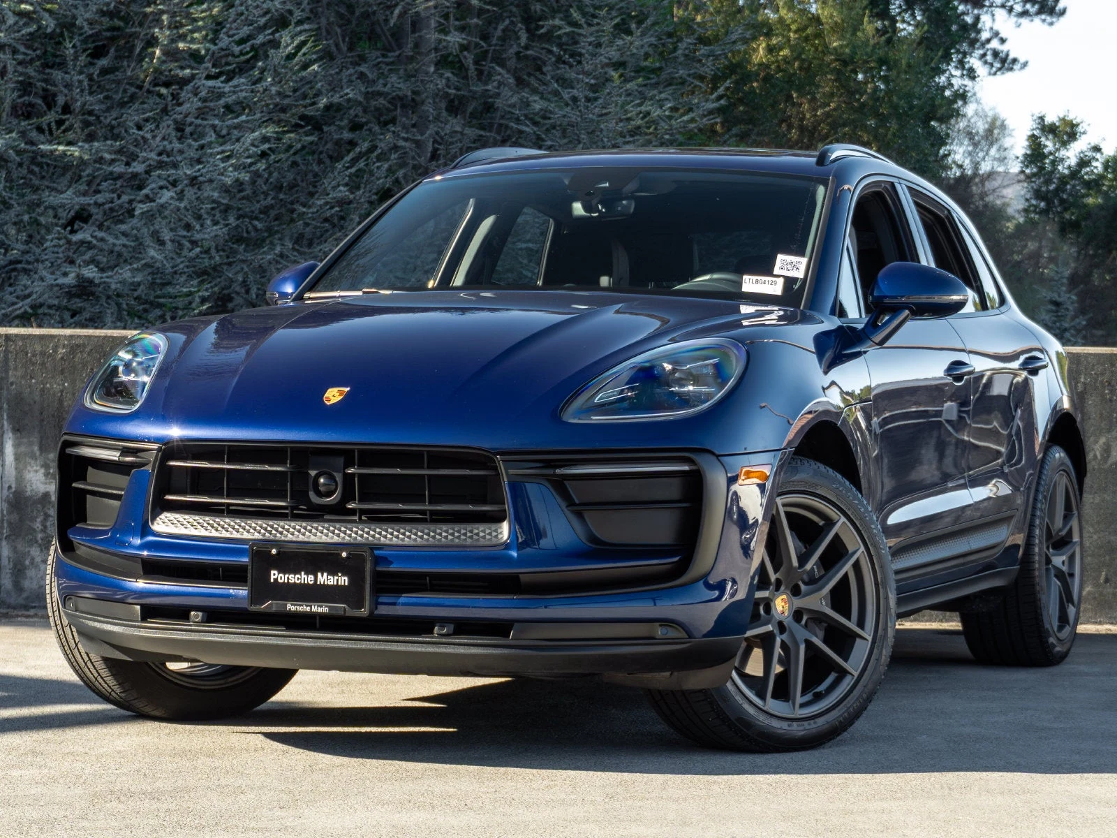 Porsche Macan (95B) · Gentian Blue Metallic · Indigo Auto Group