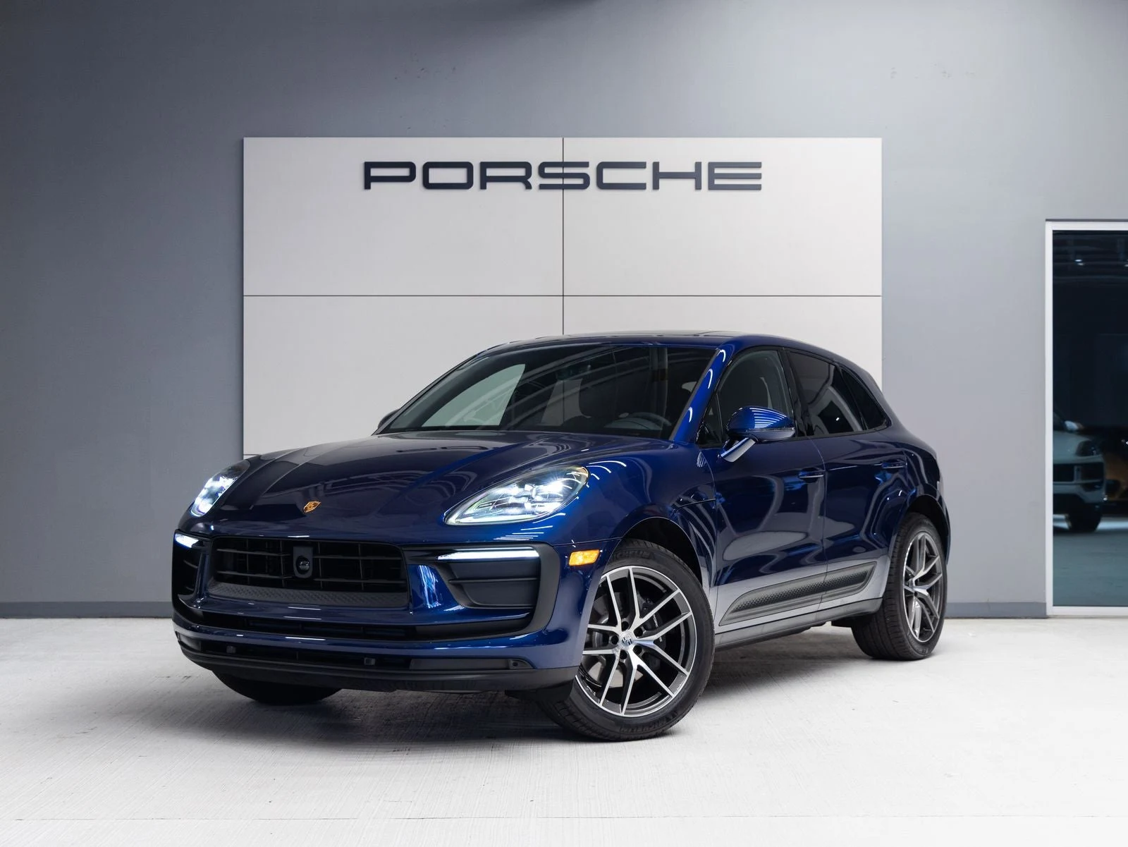Porsche Macan (95B) · Gentian Blue Metallic · Indigo Auto Group