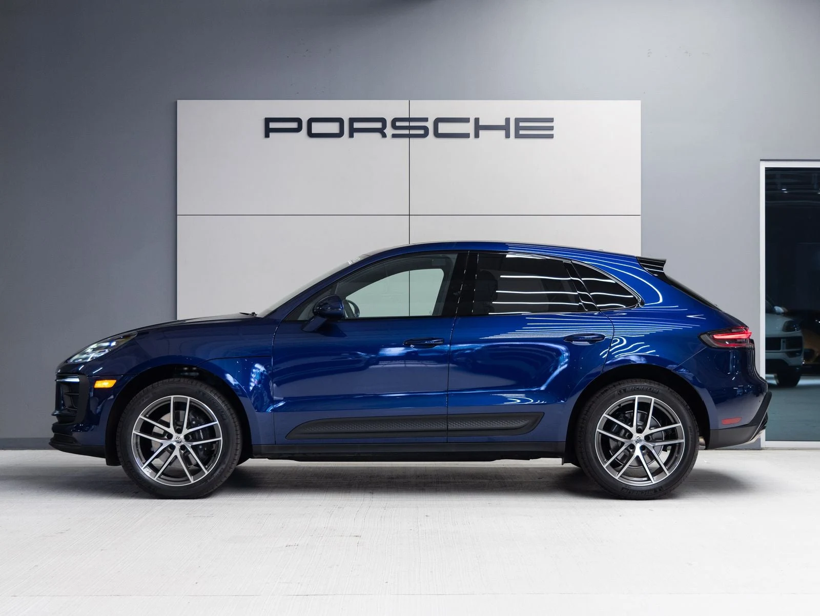 2026 Porsche Macan (95B), 2/20