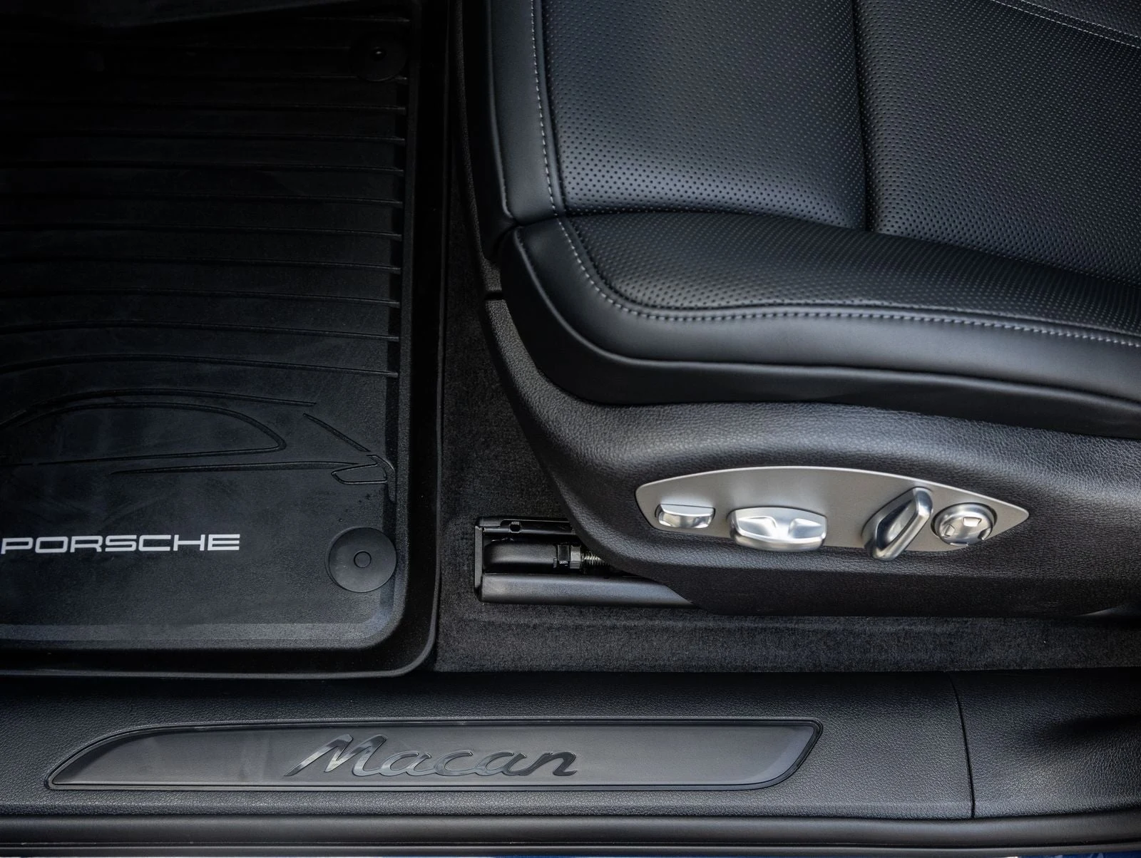 2026 Porsche Macan (95B), 20/20