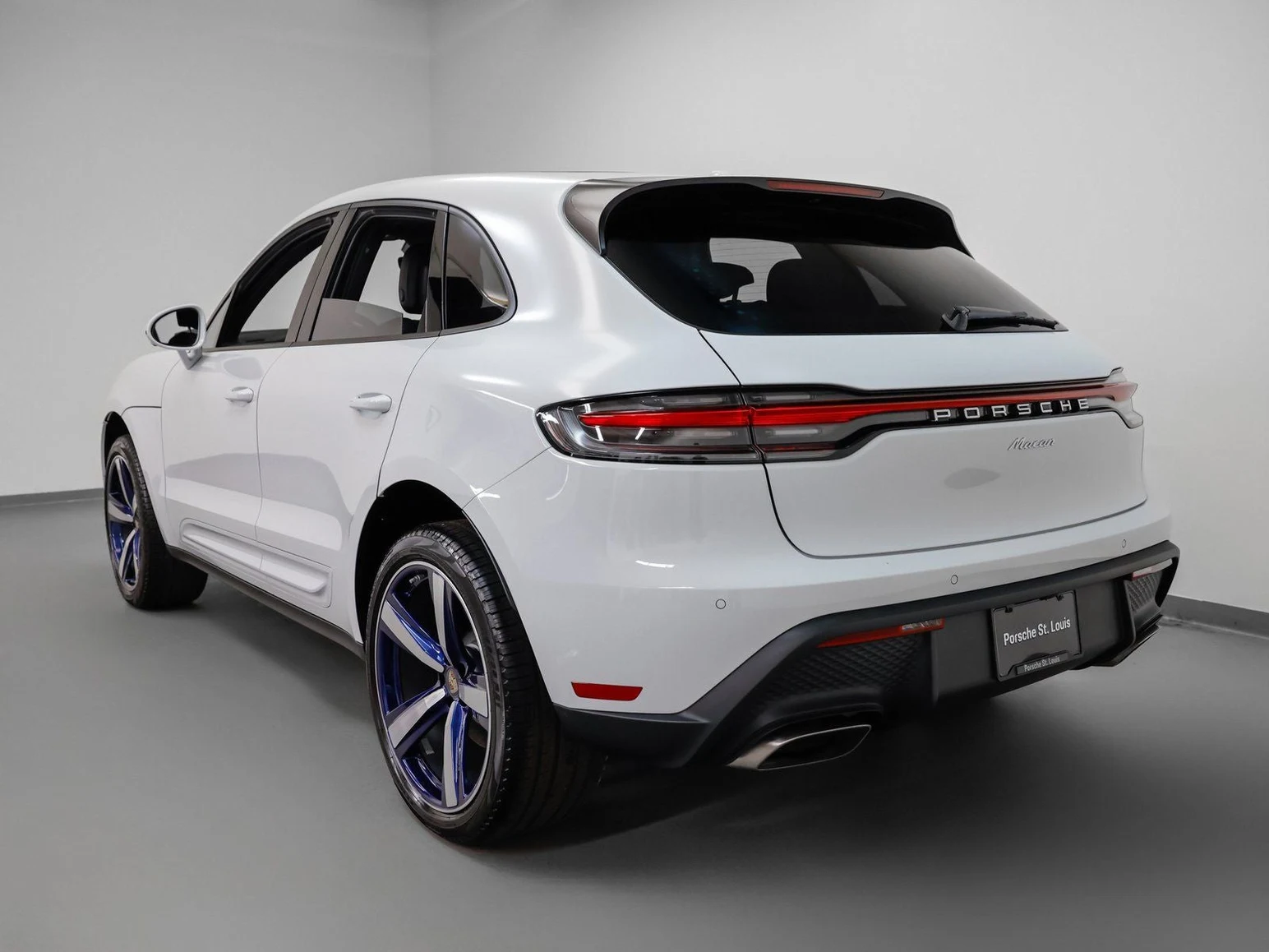 2025 Porsche Macan (95B), 3/20