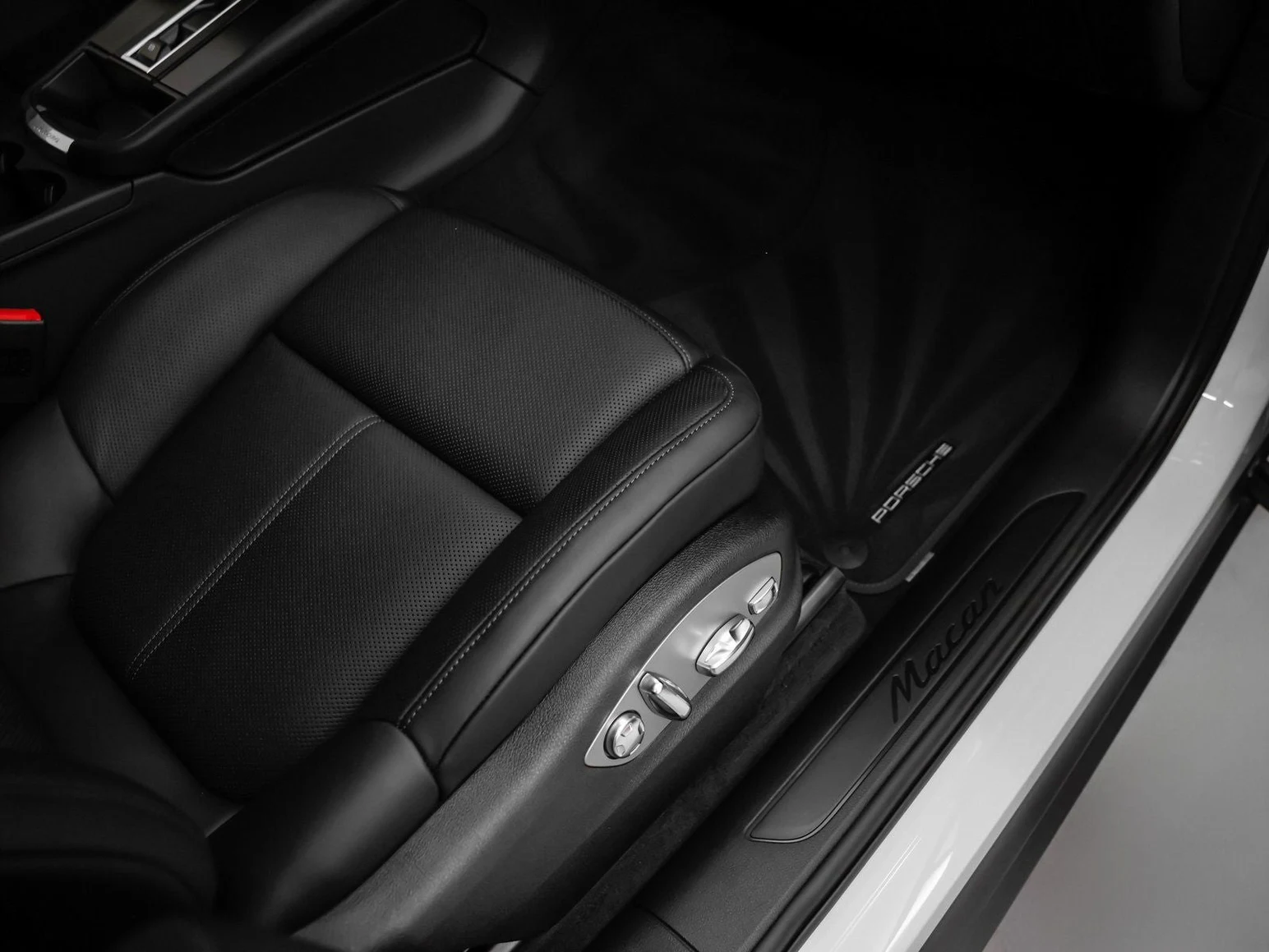 2025 Porsche Macan (95B), 15/20