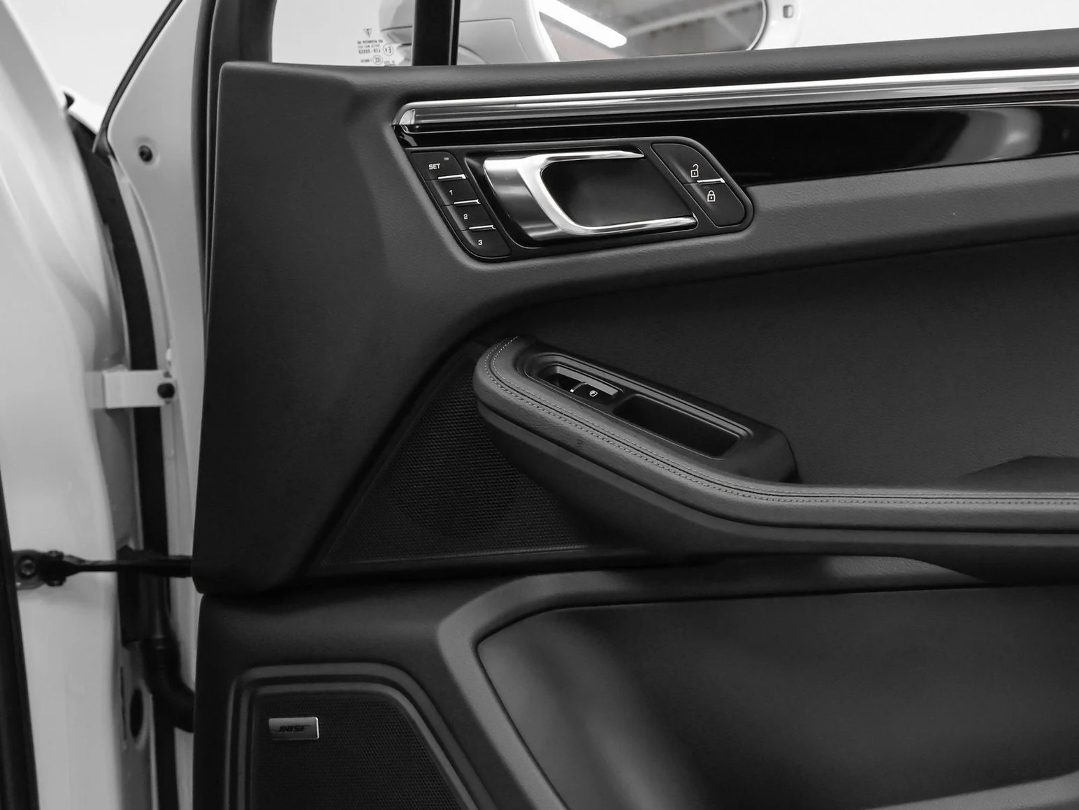 2025 Porsche Macan (95B), 16/20