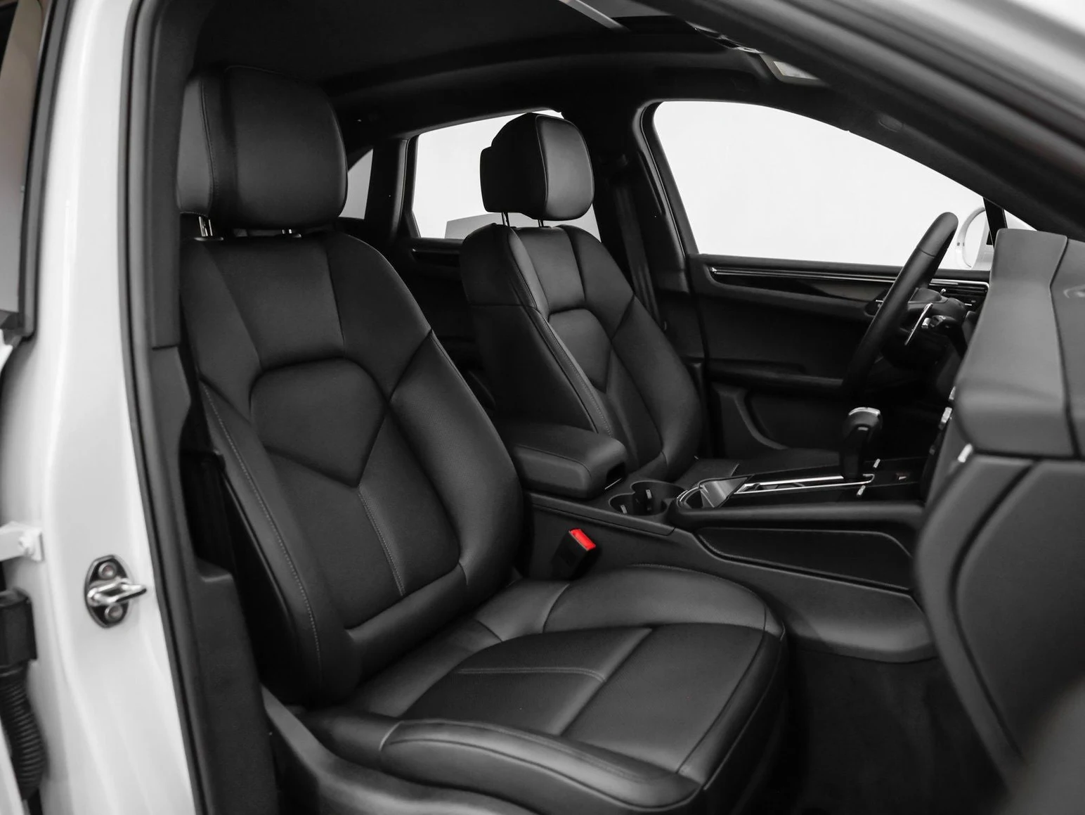 2025 Porsche Macan (95B), 17/20