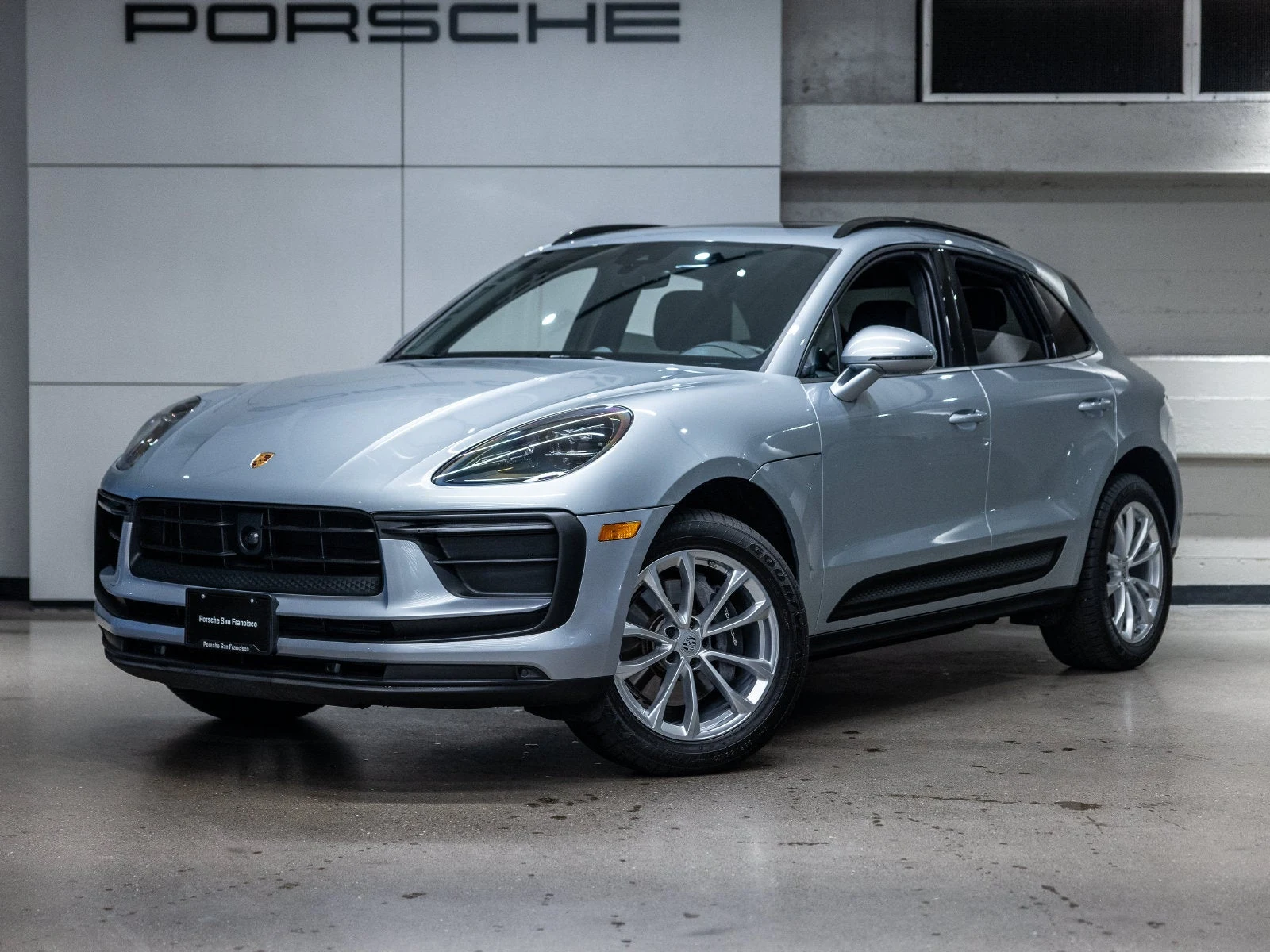 Porsche Macan (95B) · silver · Indigo Auto Group