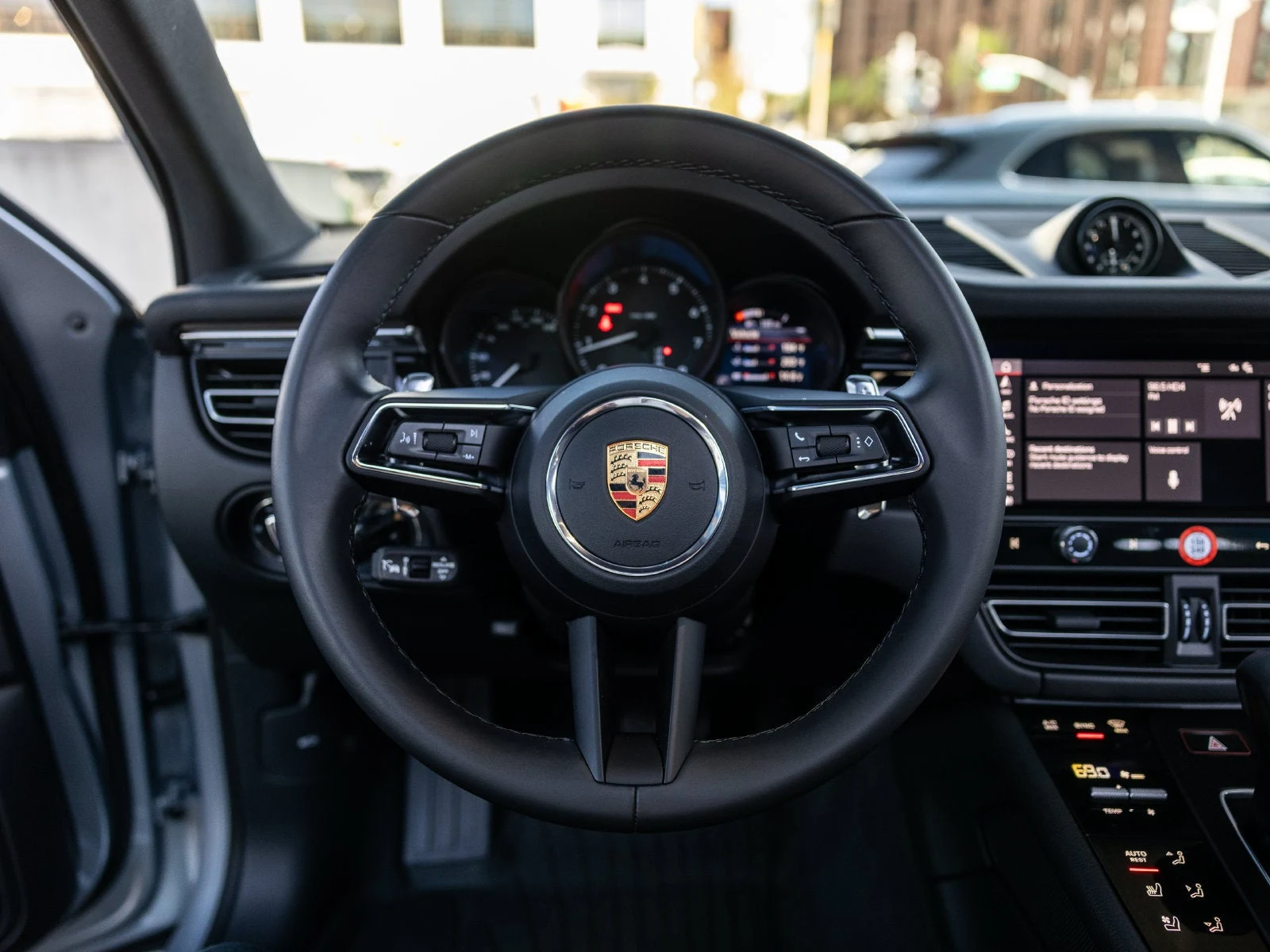 2026 Porsche Macan (95B), 6/20