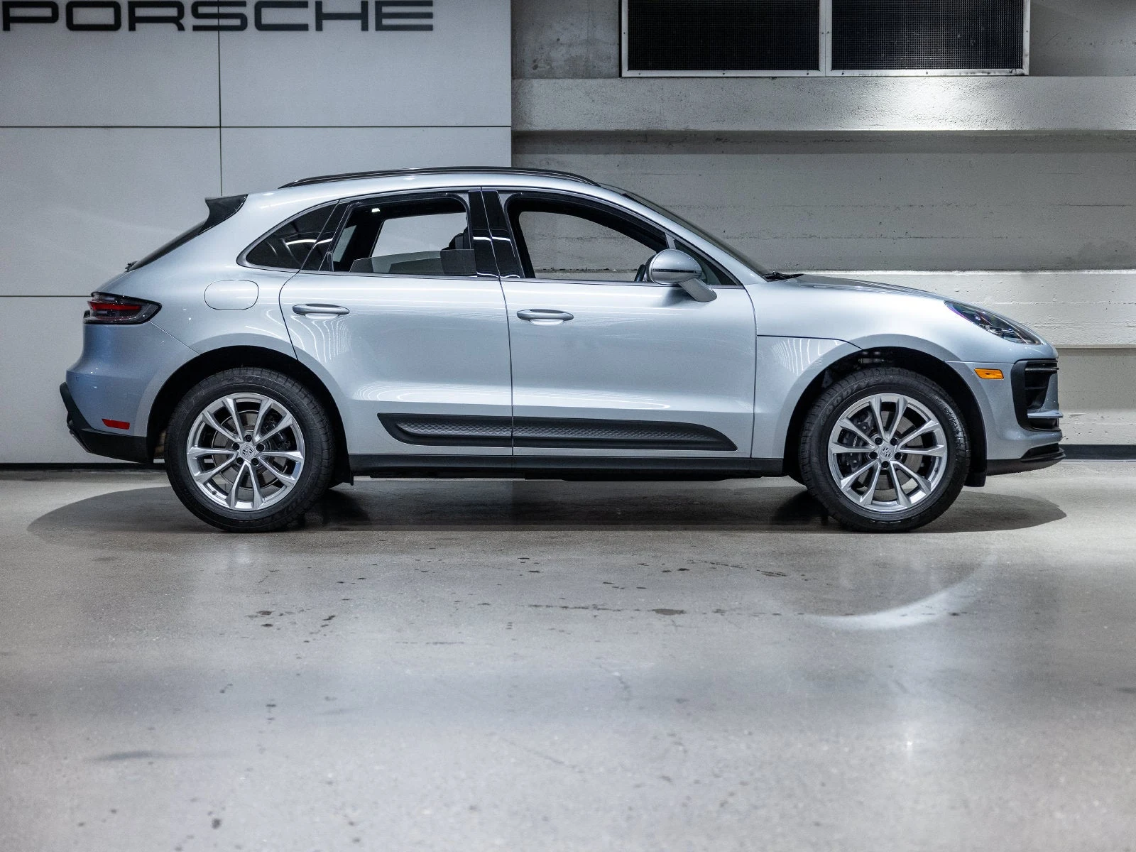 2026 Porsche Macan (95B), 9/20