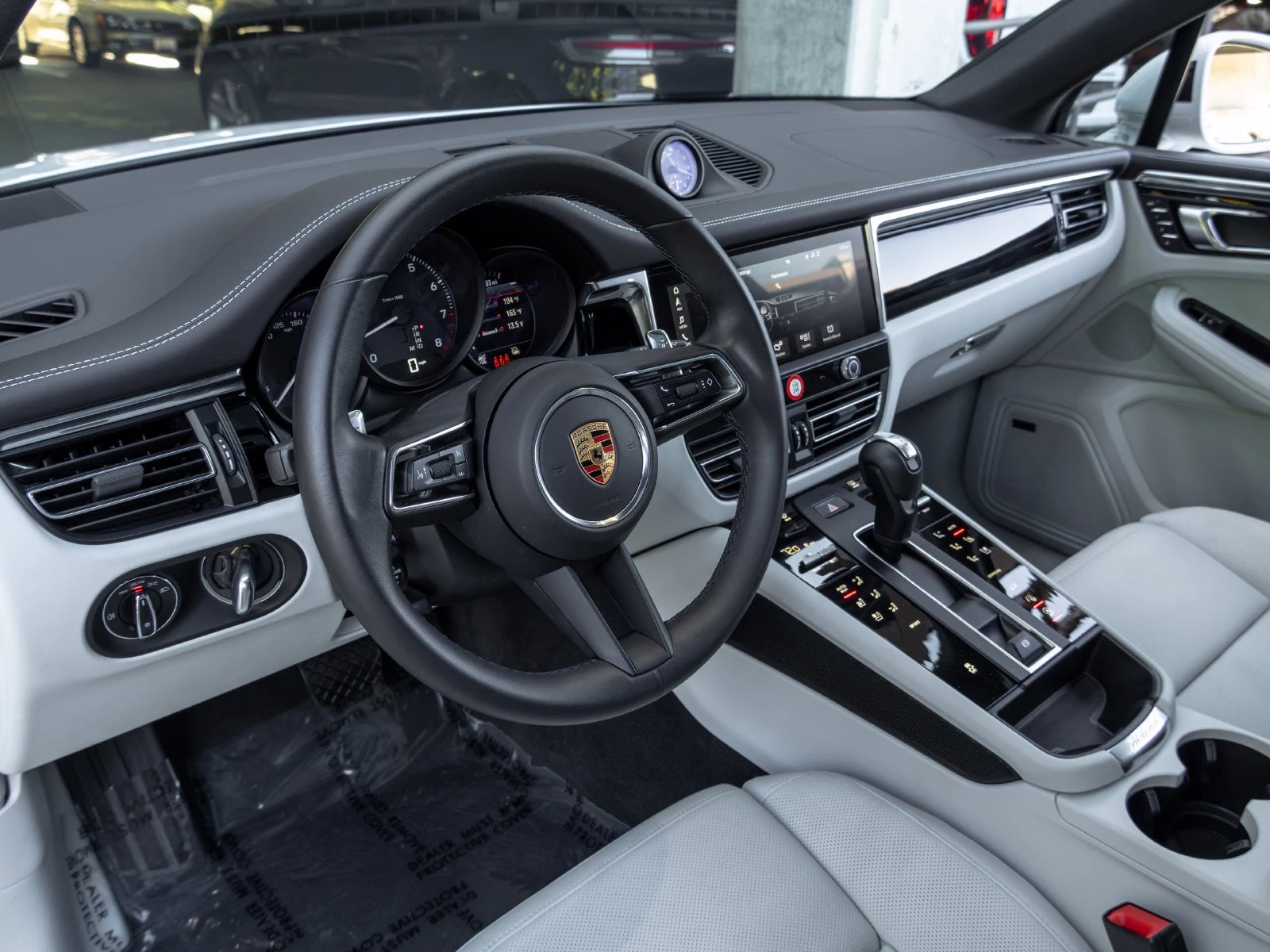 2025 Porsche Macan (95B), 4/20