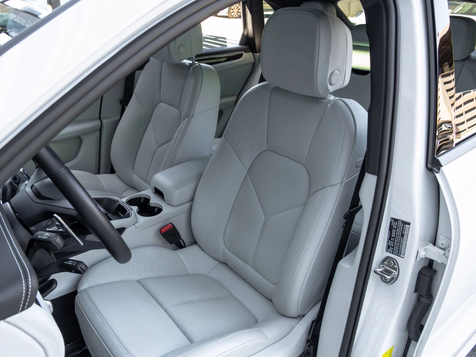 2025 Porsche Macan (95B), 5/20