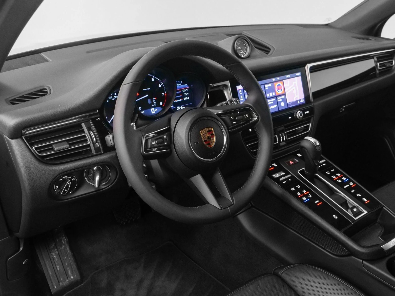 2025 Porsche Macan (95B), 4/20