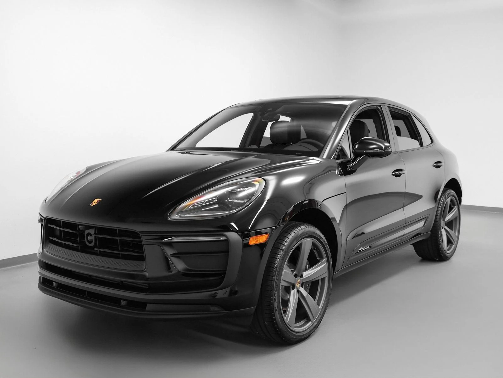 2025 Porsche Macan (95B), 6/20