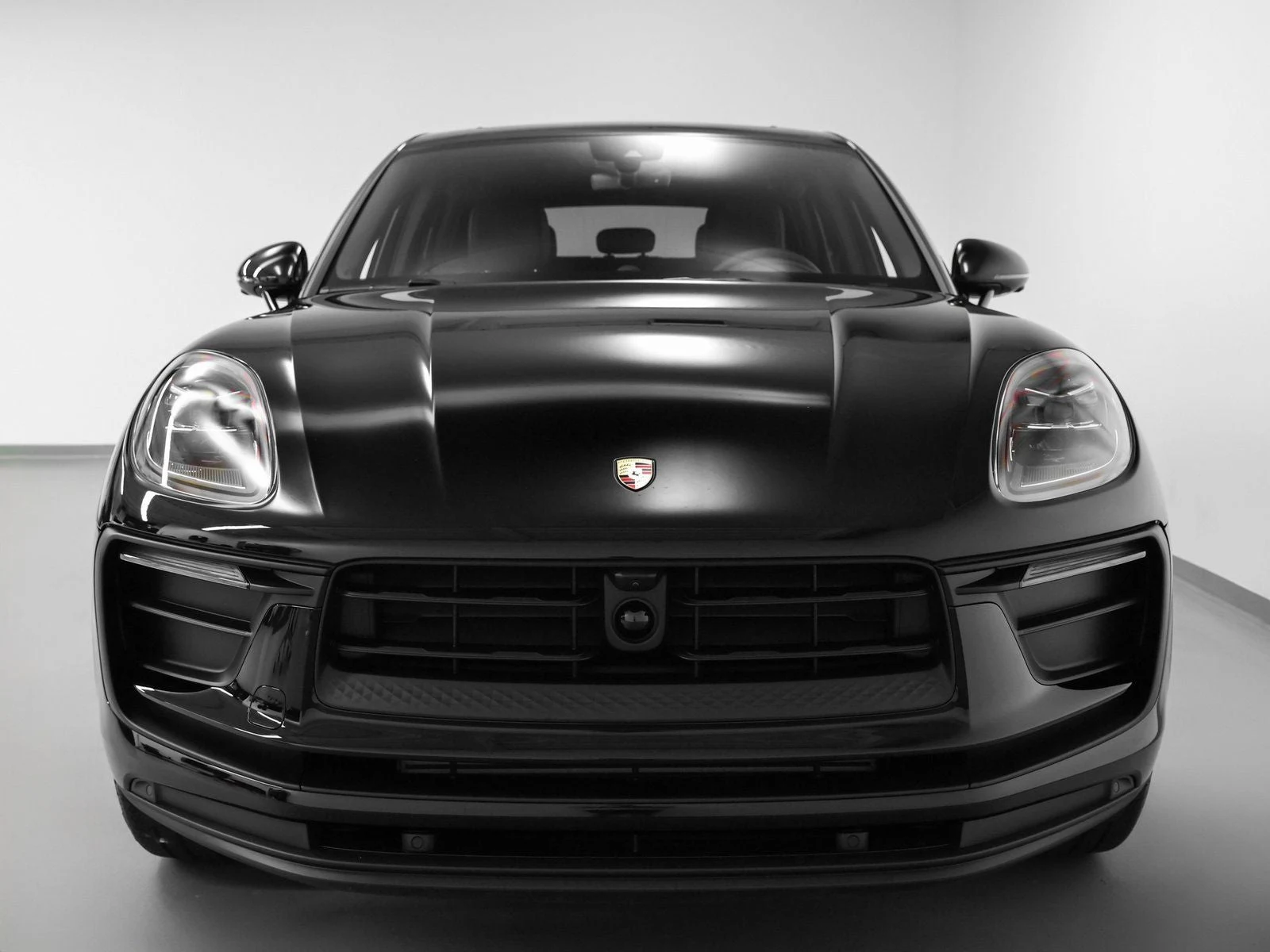 2025 Porsche Macan (95B), 8/20
