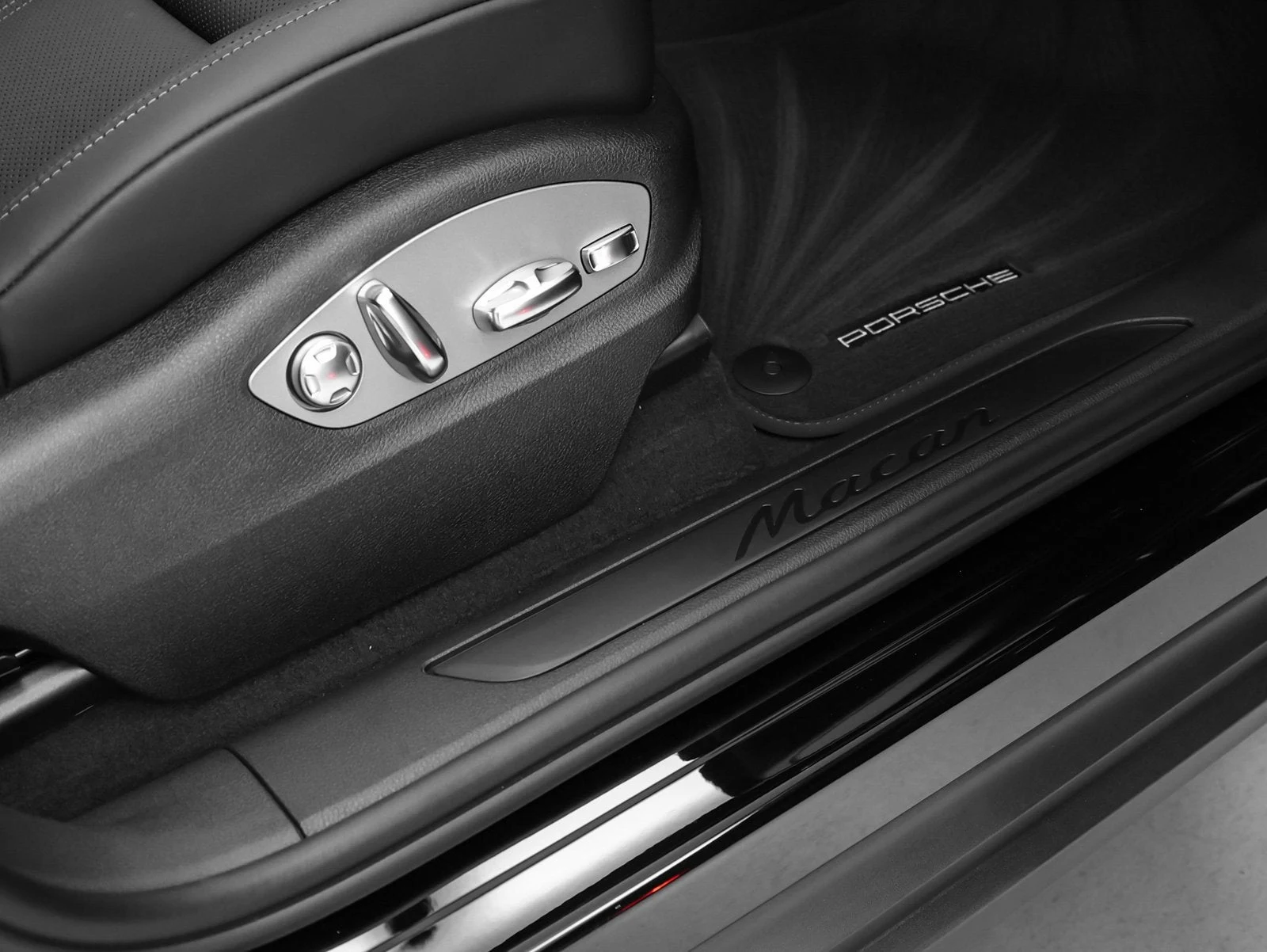 2025 Porsche Macan (95B), 19/20