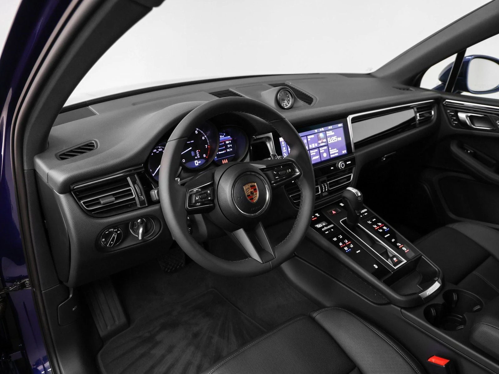 2025 Porsche Macan (95B), 4/20