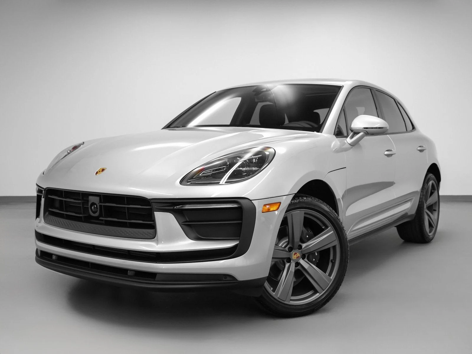 Porsche Macan (95B) · Dolomite Silver Metallic · Indigo Auto Group