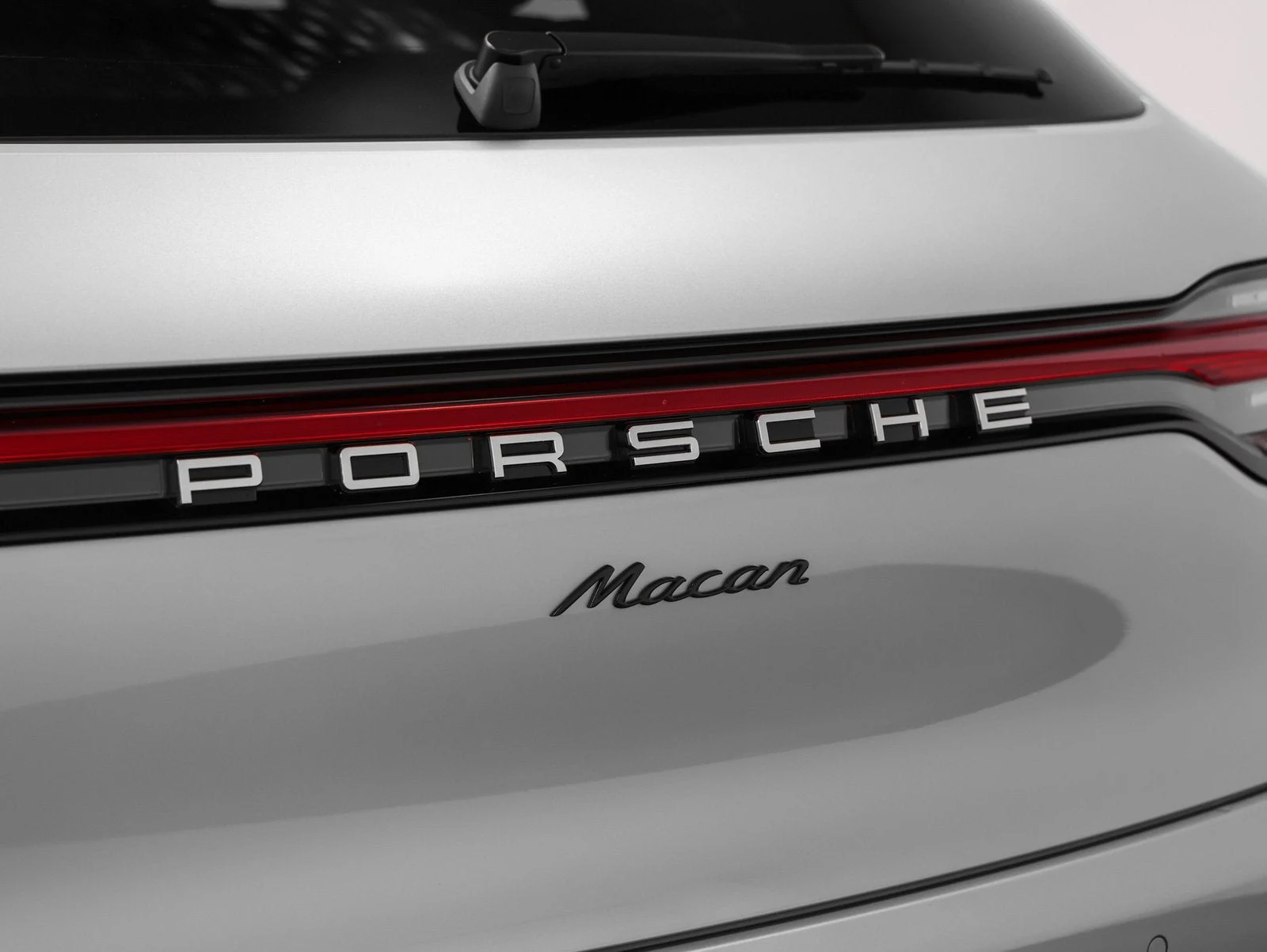2025 Porsche Macan (95B), 18/20