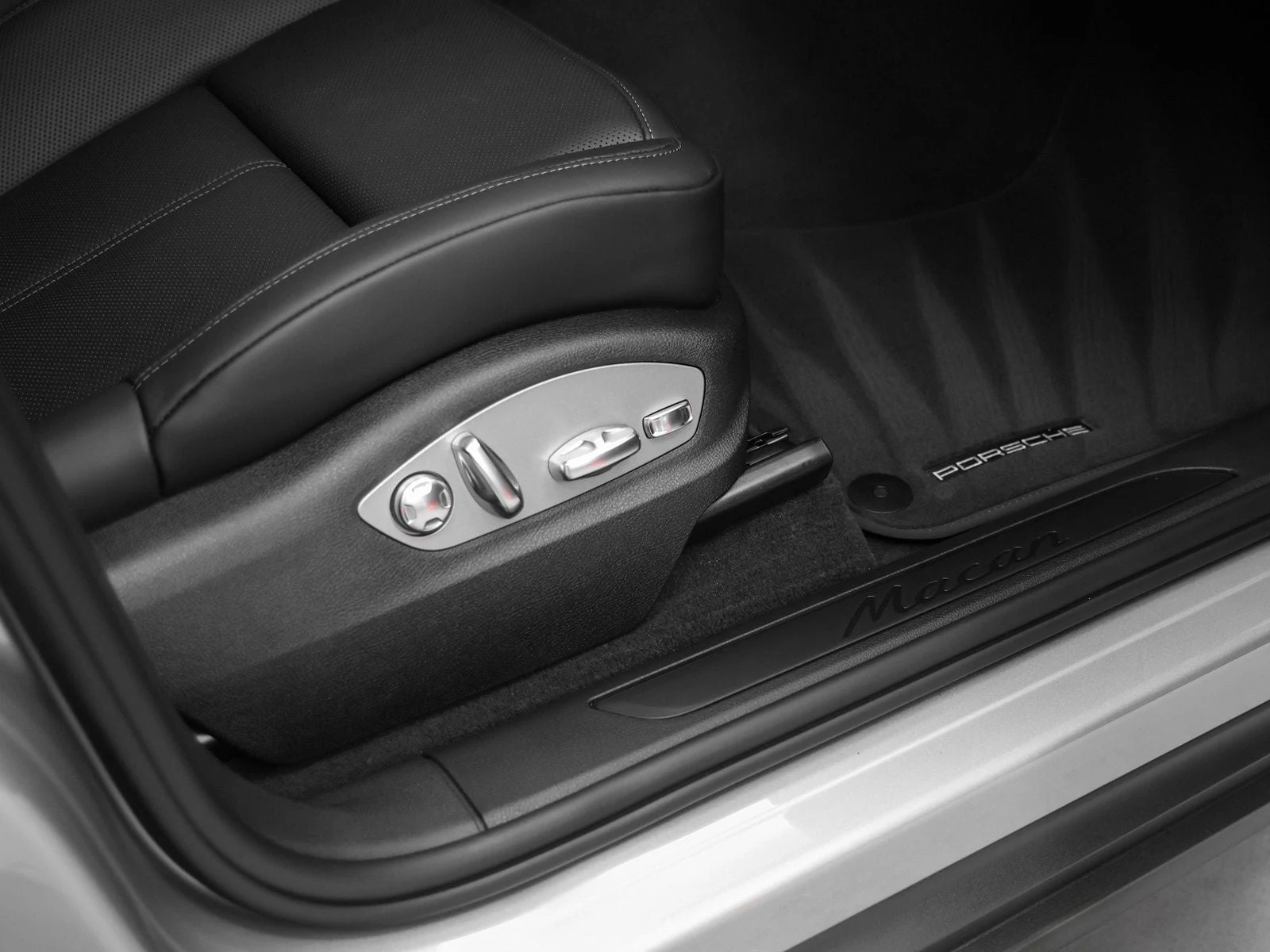 2025 Porsche Macan (95B), 19/20