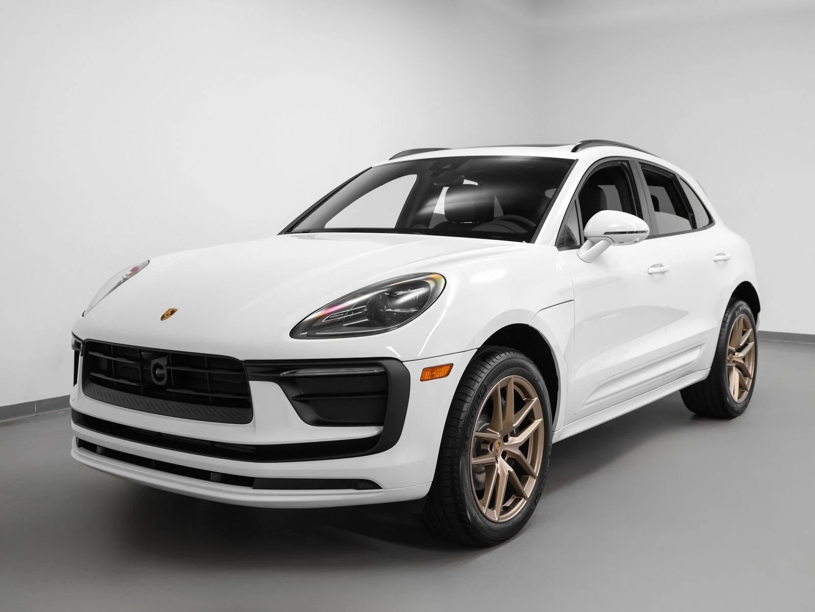 2025 Porsche Macan (95B), 6/20