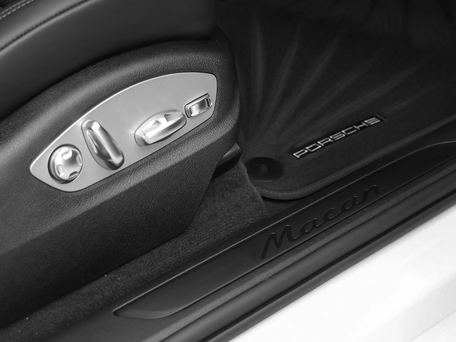 2025 Porsche Macan (95B), 19/20