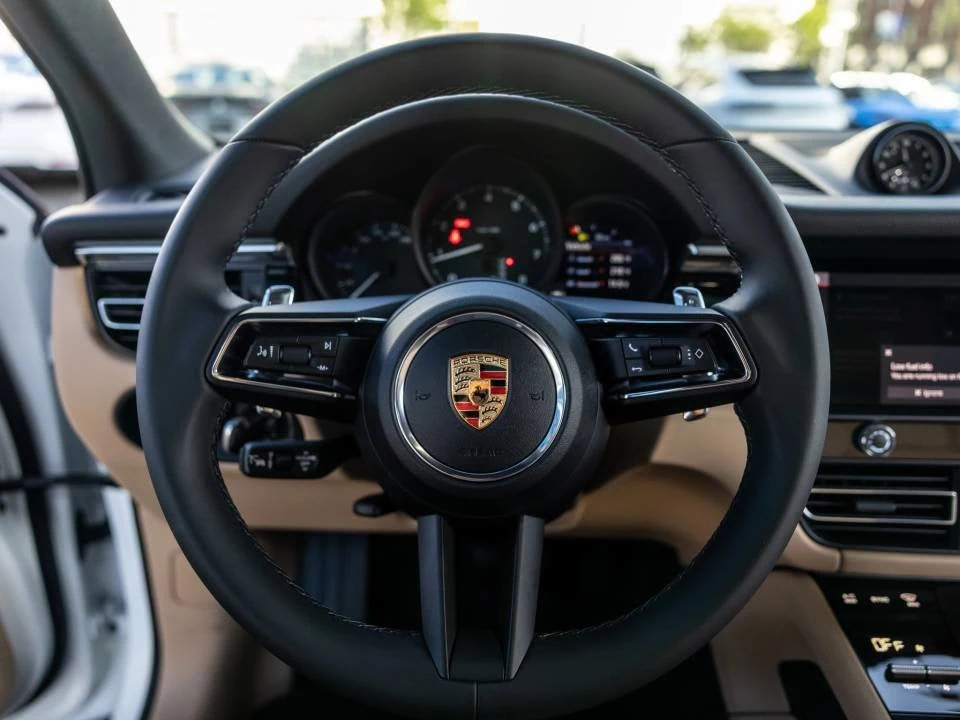 2026 Porsche Macan (95B), 6/20