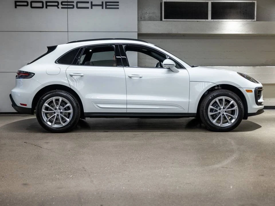 2026 Porsche Macan (95B), 9/20