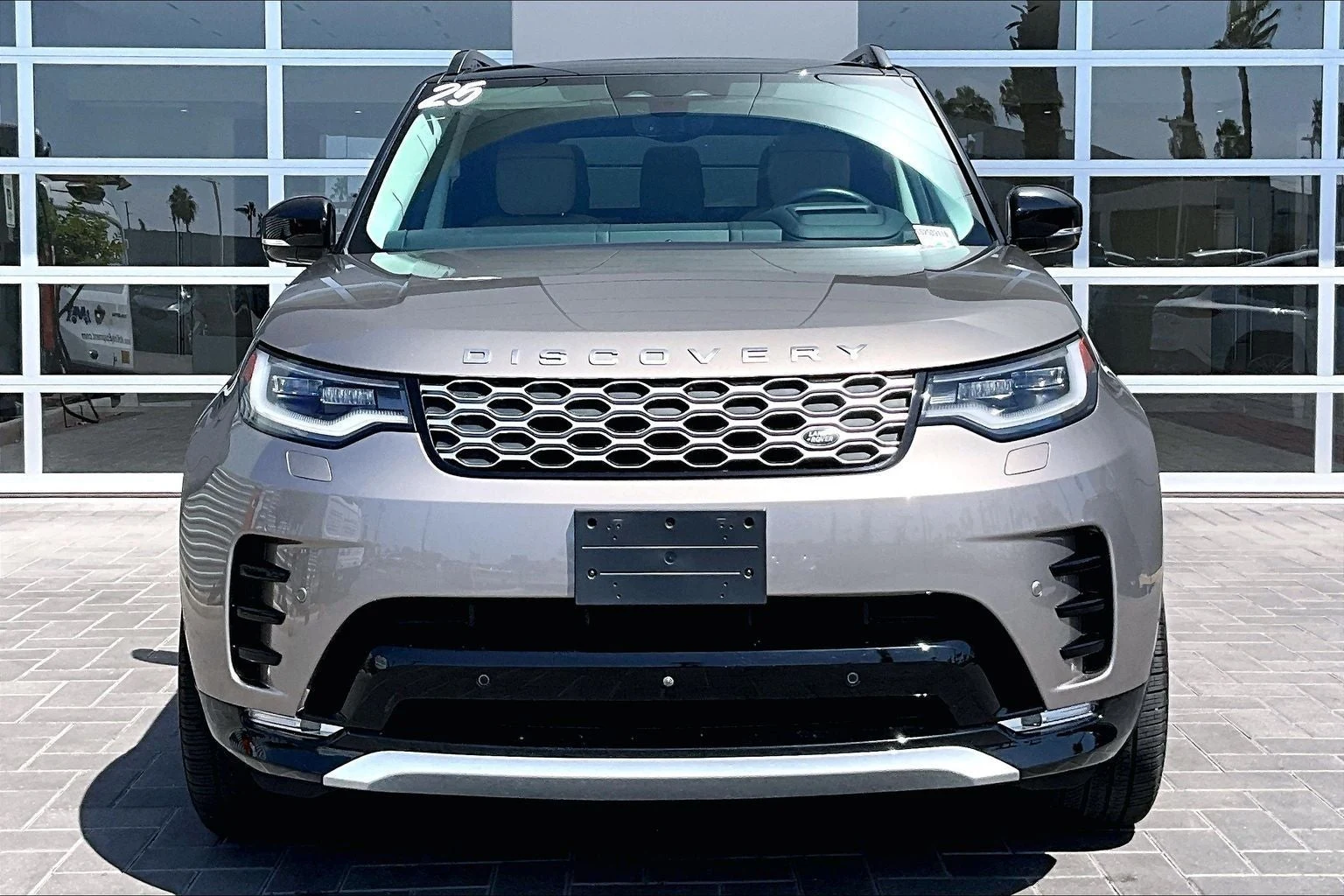 2025 Land Rover Discovery Metropolitan Edition (L462), 2/20
