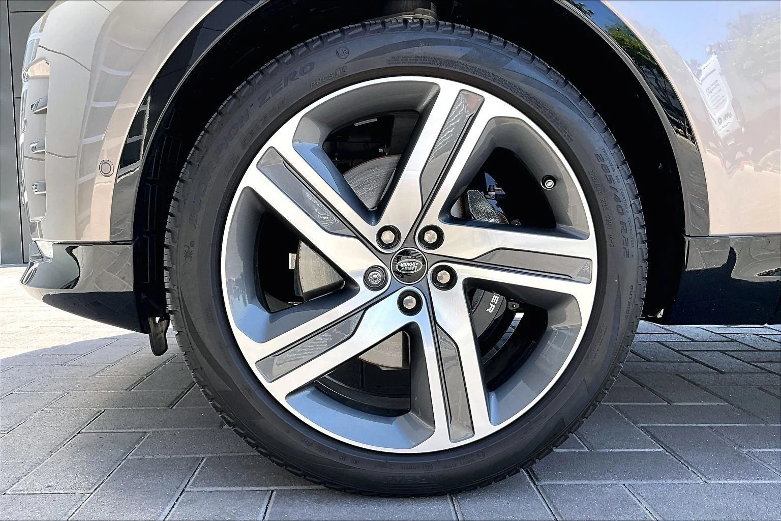 2025 Land Rover Discovery Metropolitan Edition (L462), 8/20