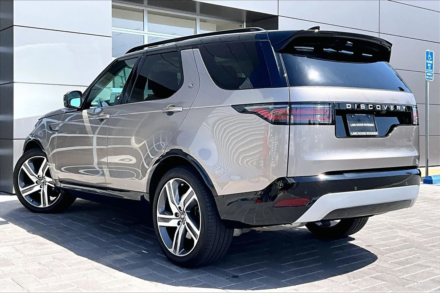 2025 Land Rover Discovery Metropolitan Edition (L462), 11/20