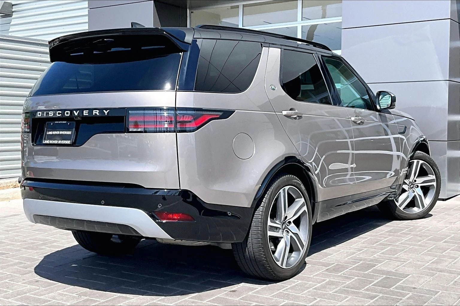 2025 Land Rover Discovery Metropolitan Edition (L462), 12/20