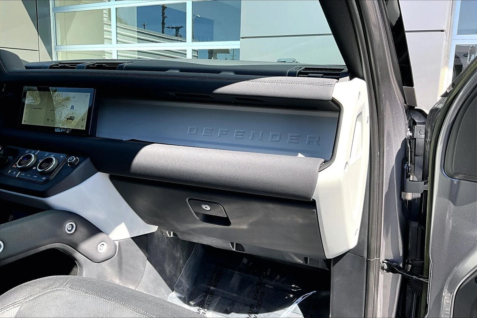 2023 Land Rover Defender 110 X-Dynamic SE (L663), 16/20