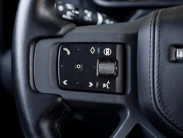2024 Land Rover Defender 110 X-Dynamic SE (L663), 19/20