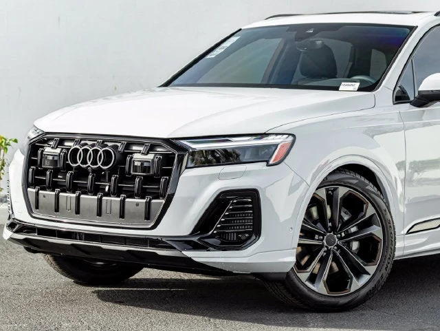 2026 Audi Q7 55 TFSI Premium Plus quattro (4M), 2/20