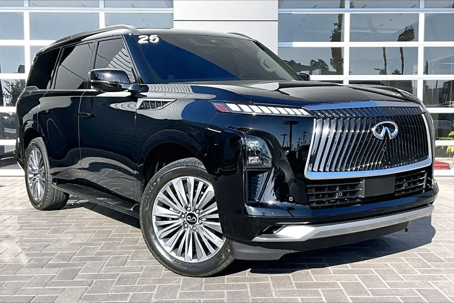 2025 Infiniti QX80 Luxe (3rd Generation), 3/20