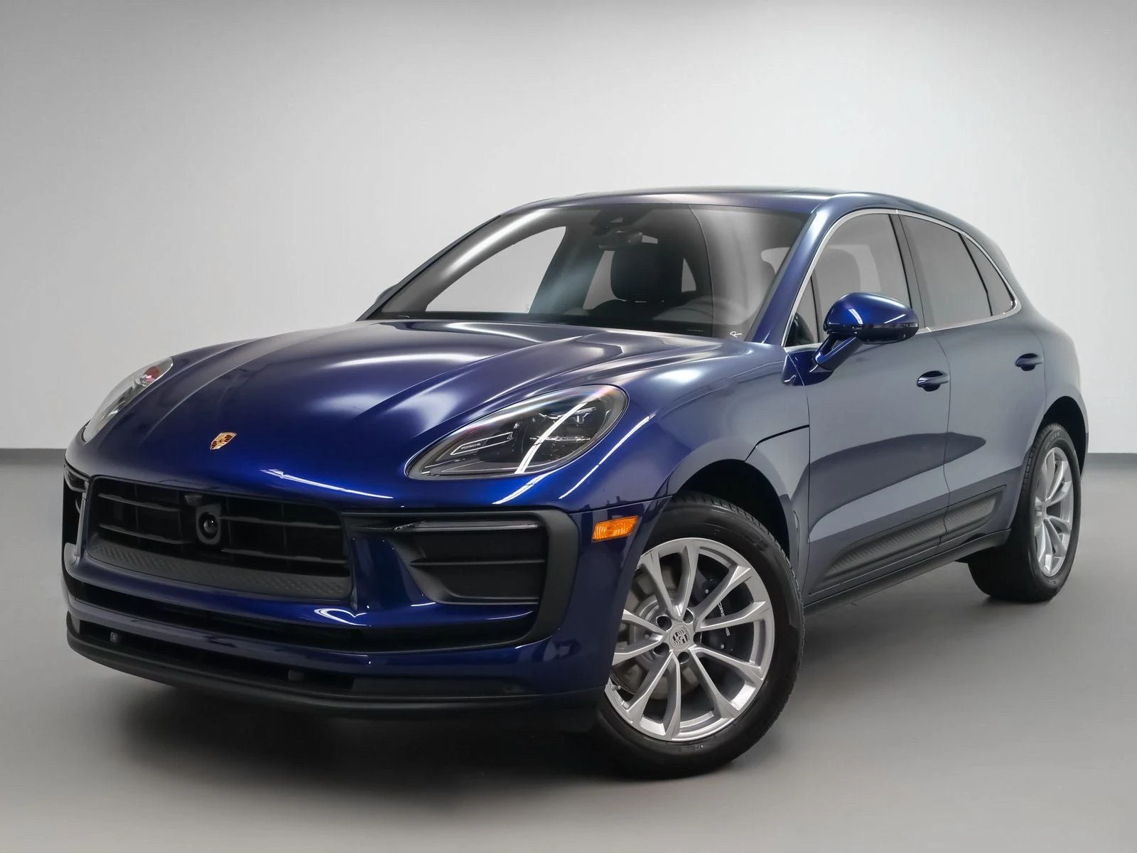Porsche Macan (95B) · Gentian Blue Metallic · Indigo Auto Group