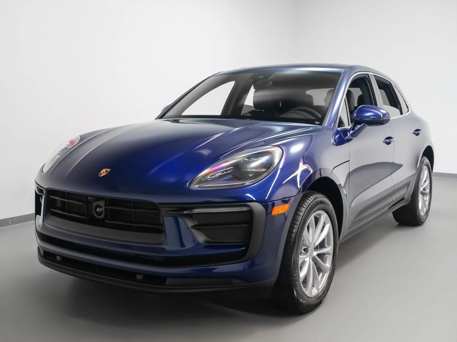 2025 Porsche Macan (95B), 6/20