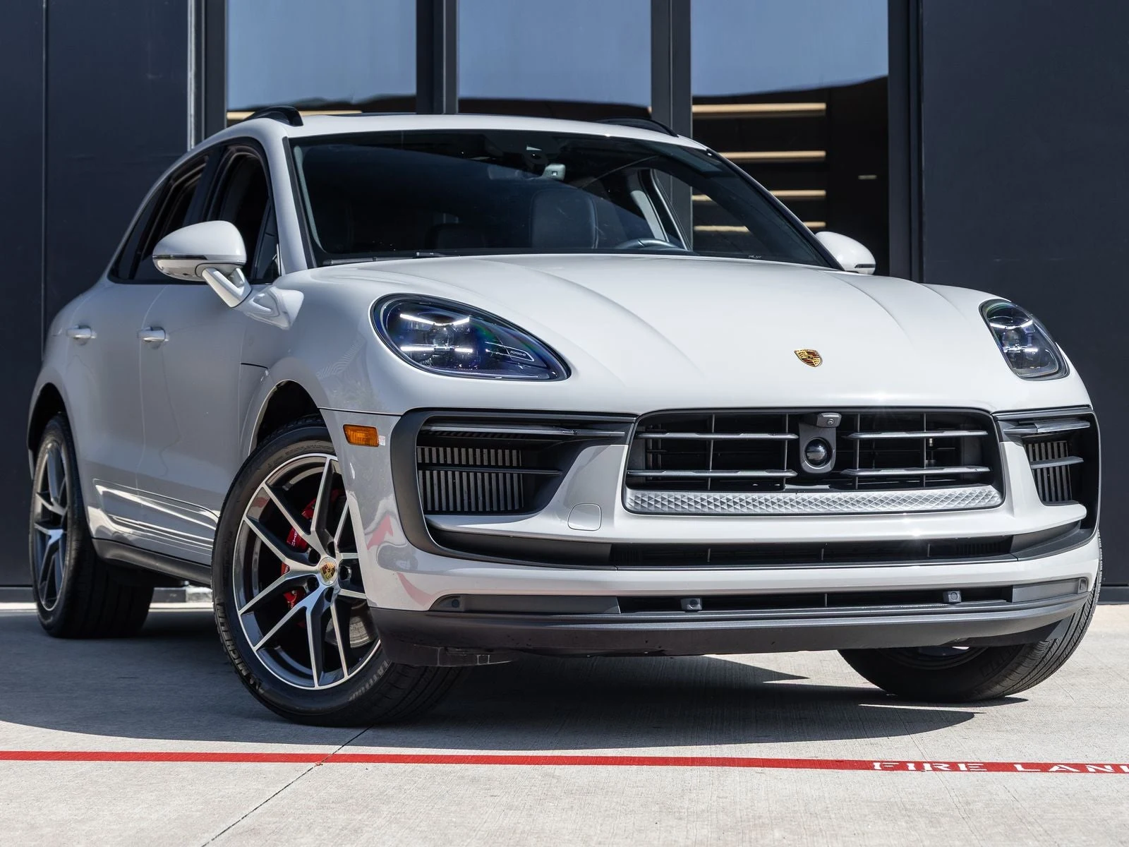 2024 Porsche Macan S (95B), 6/20