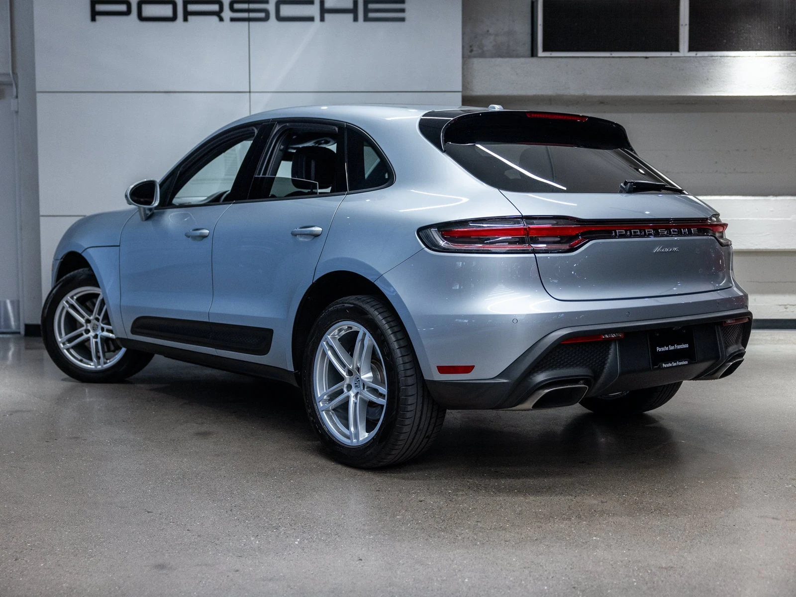 2025 Porsche Macan (95B), 3/20