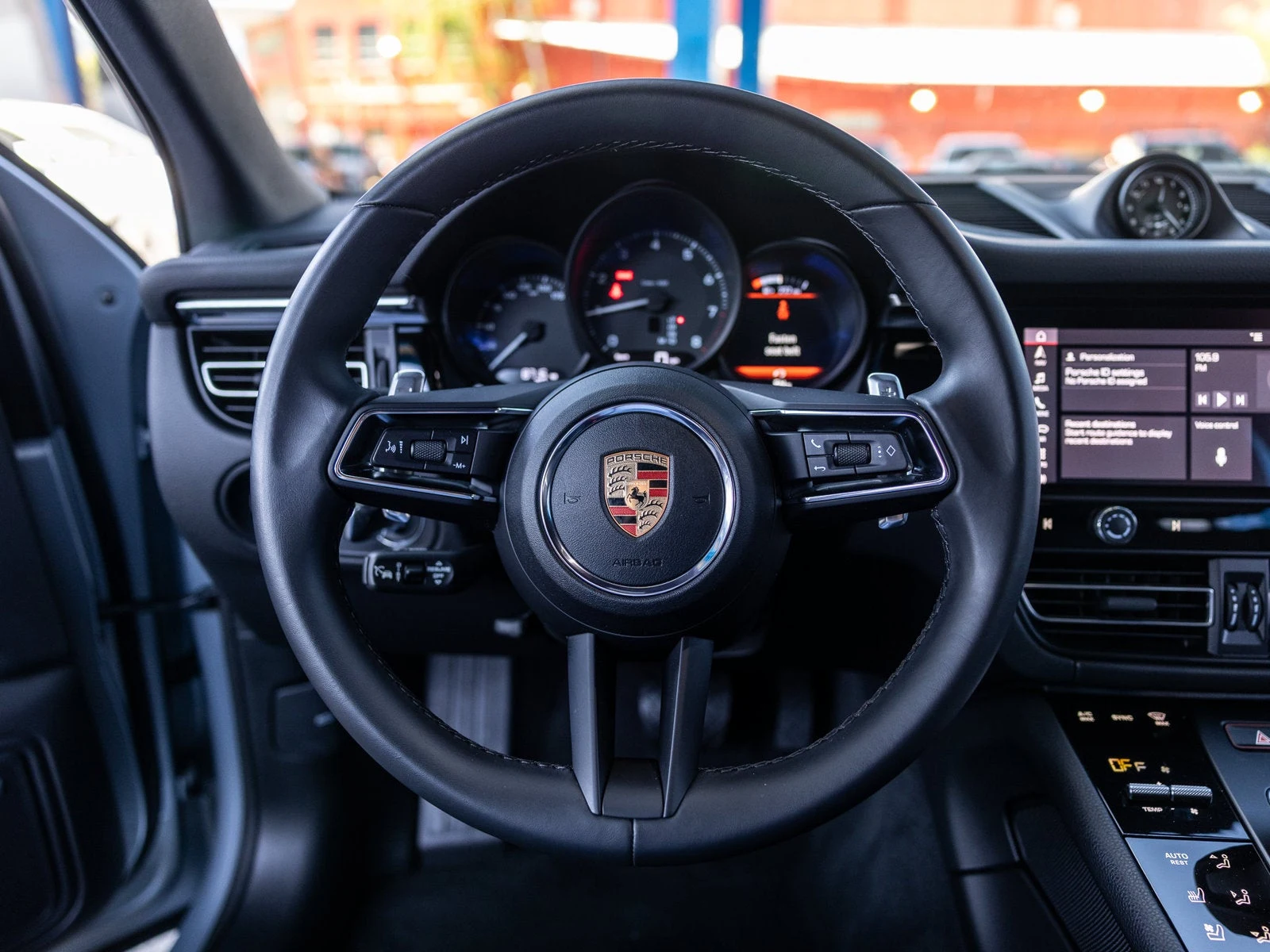 2025 Porsche Macan (95B), 6/20