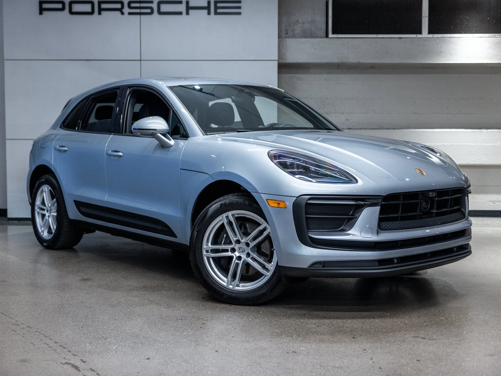 2025 Porsche Macan (95B), 10/20