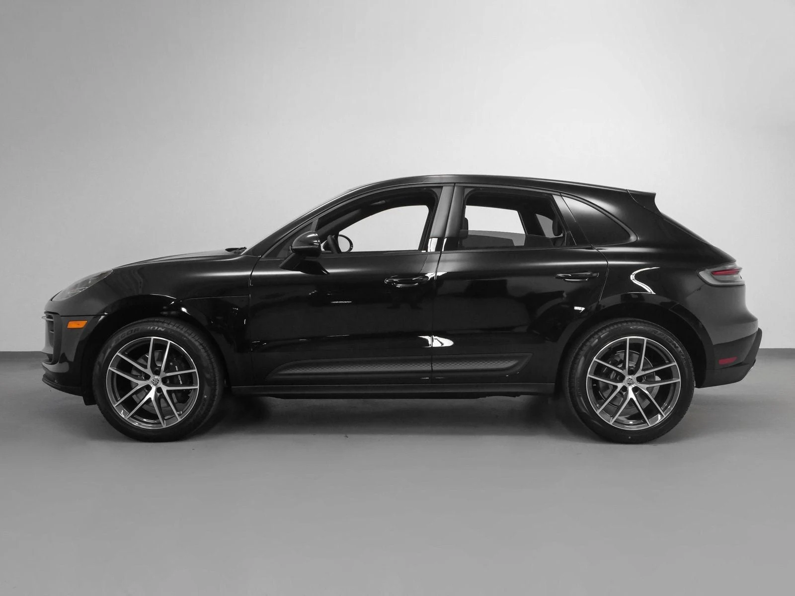 2025 Porsche Macan (95B), 2/20